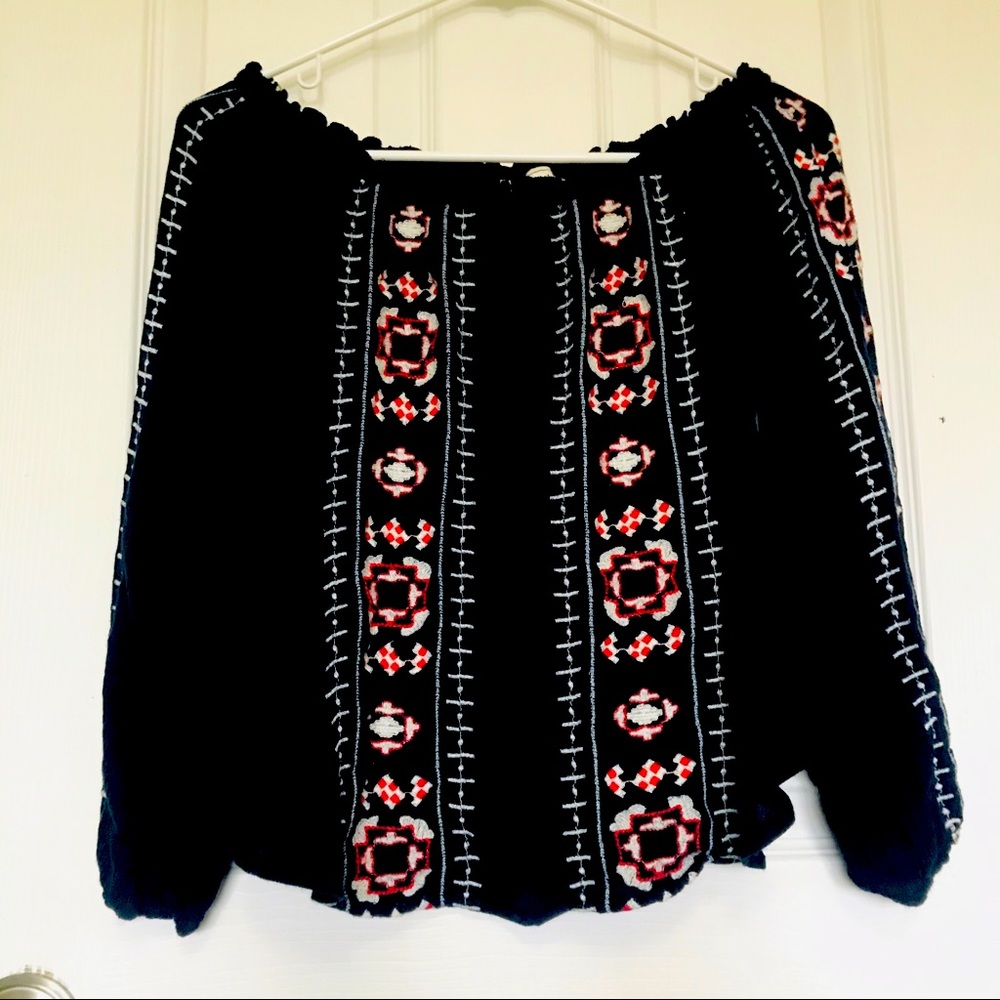 Abercrombie and Fitch Women’s Floral Embroided Long Sleeve Top Size Small